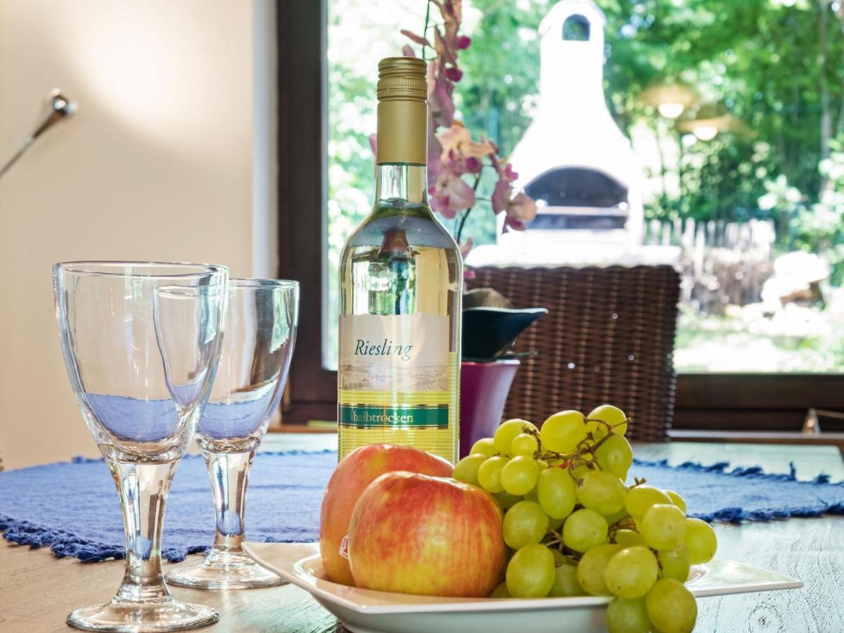 Idyllic Bungalow In Feusdorf With Forest View Cameră foto